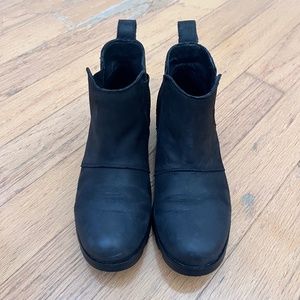 Sorel Emelie Black Chelsea Bootie US Size 6